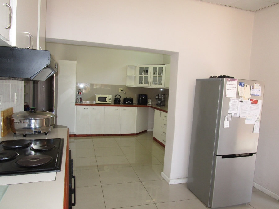 To Let 6 Bedroom Property for Rent in Crawford Western Cape